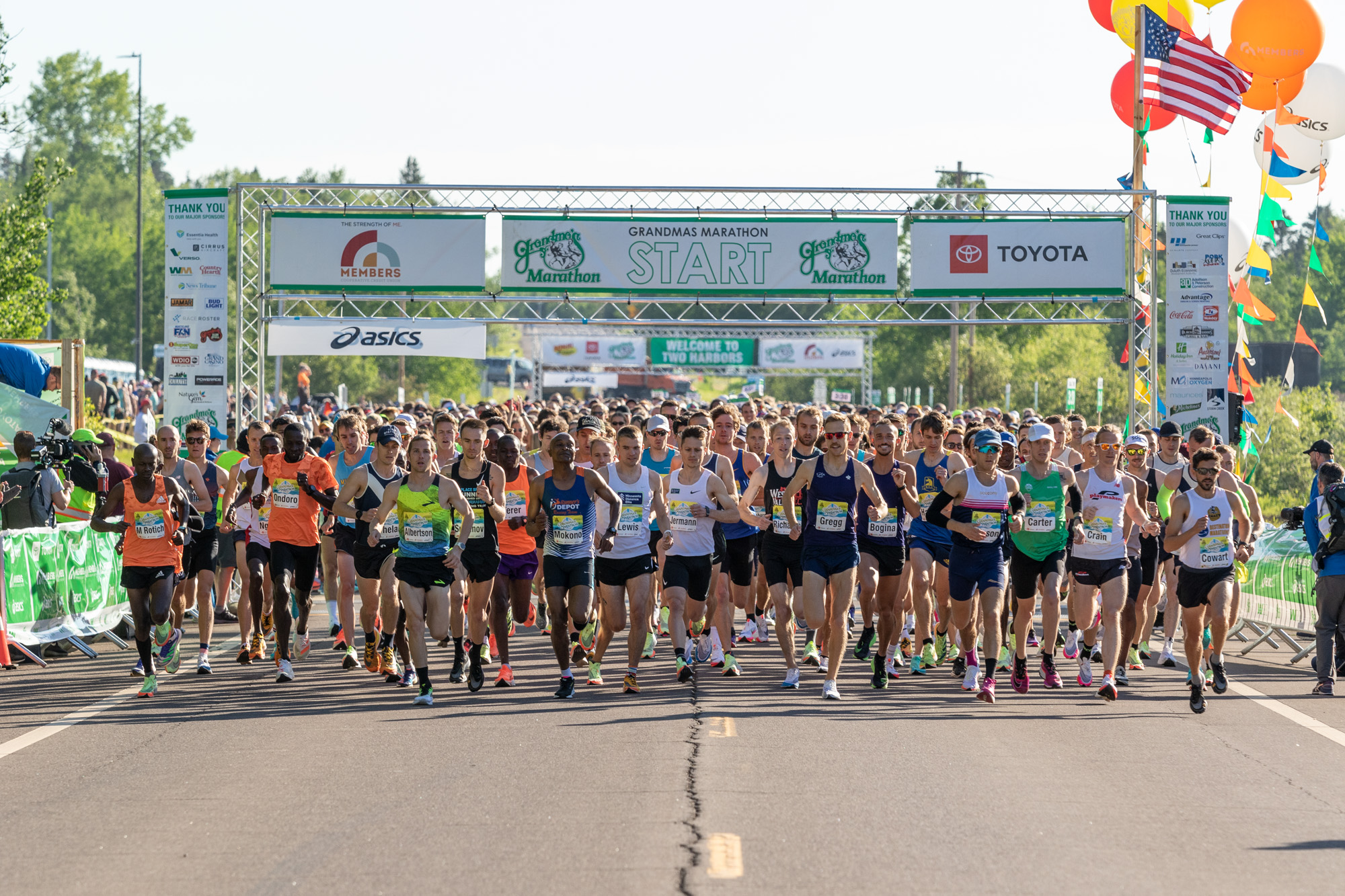 Start Line Grandma's Marathon